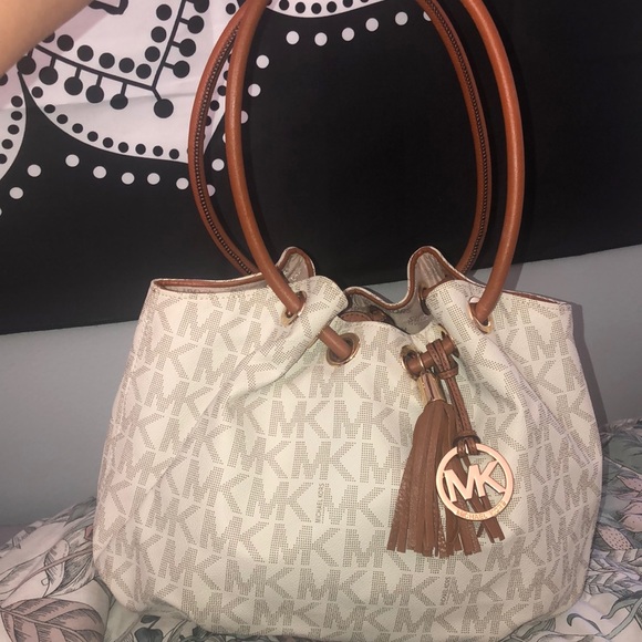Michael Kors Purse -Authentic - Picture 1 of 2